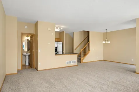 6833 Pine Crest Trl S Cottage Grove MN 55016