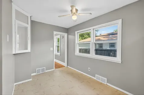 834 Iroquois Avenue Saint Paul MN 55119