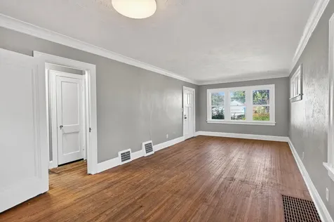834 Iroquois Avenue Saint Paul MN 55119