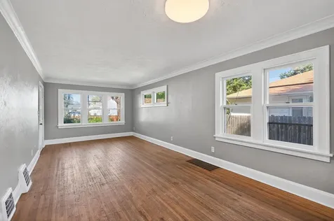 834 Iroquois Avenue Saint Paul MN 55119