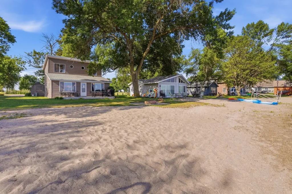 6640 147th Avenue SE Lake Lillian MN 56253