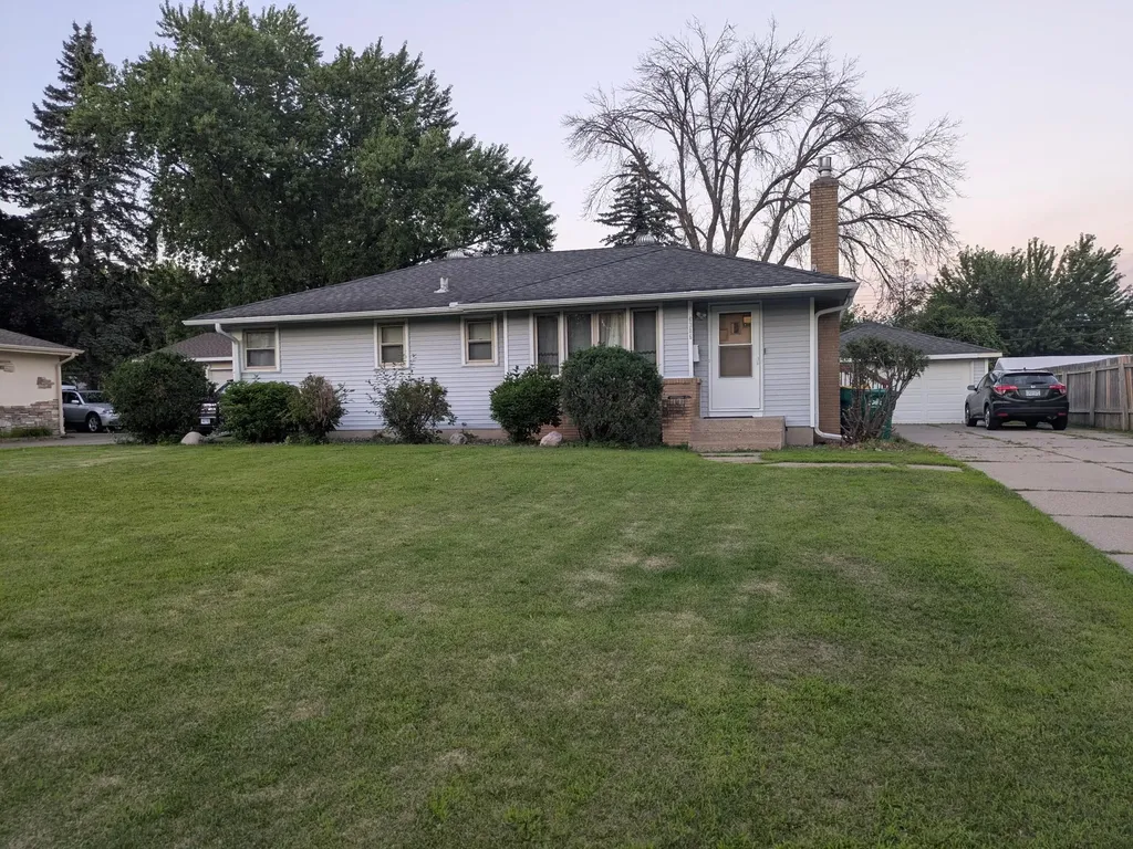 6306 Lee Avenue N Brooklyn Center MN 55429