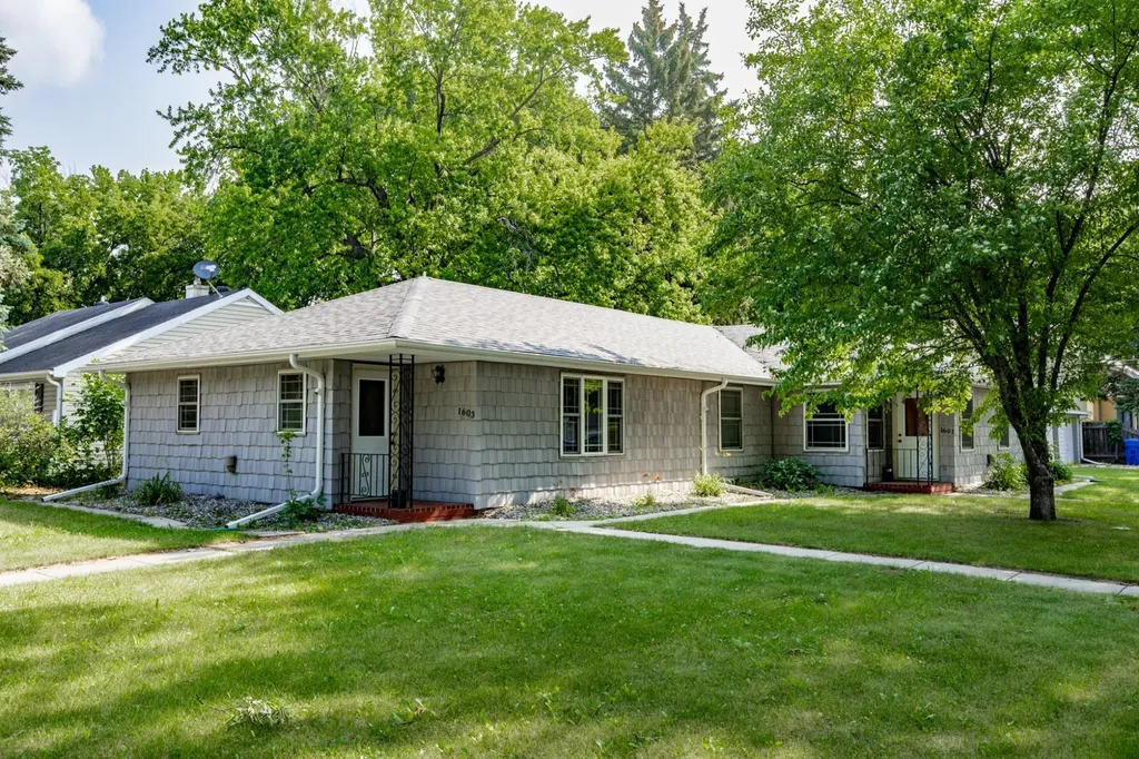 1601-1603 Broadway N Fargo ND 58102