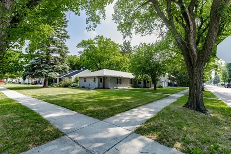 1601-1603 Broadway N Fargo ND 58102