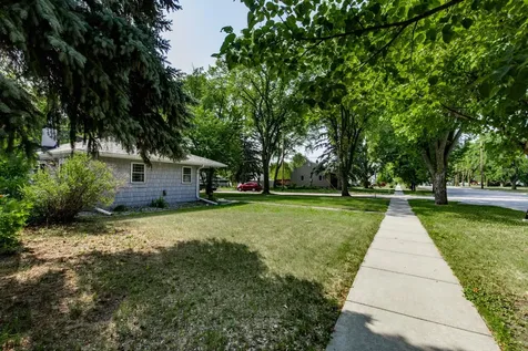 1601-1603 Broadway N Fargo ND 58102