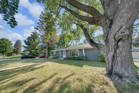 2765 Merrill Street Roseville MN 55113