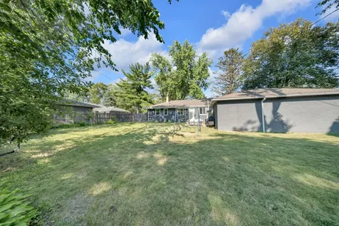 2765 Merrill Street Roseville MN 55113