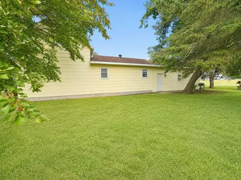 104 Cottonwood Street Galesburg ND 58035