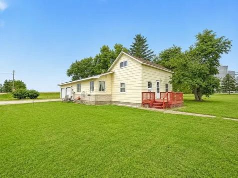 104 Cottonwood Street Galesburg ND 58035