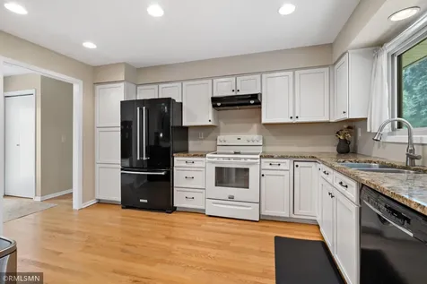 10581 Lake Fall Drive Eden Prairie MN 55347