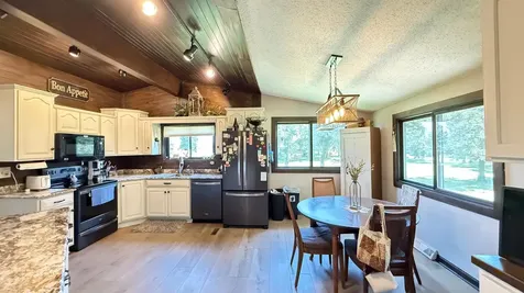 244 W Christenson Avenue Appleton MN 56208