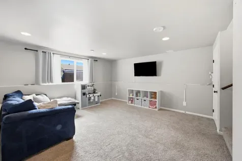1307 30th Avenue W West Fargo ND 58078