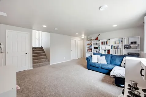 1307 30th Avenue W West Fargo ND 58078