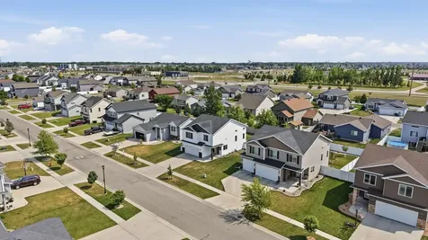 1307 30th Avenue W West Fargo ND 58078