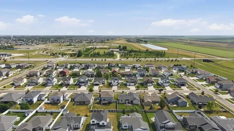 1307 30th Avenue W West Fargo ND 58078