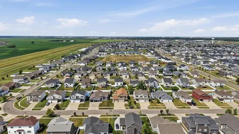 1307 30th Avenue W West Fargo ND 58078