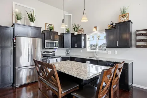 1307 30th Avenue W West Fargo ND 58078