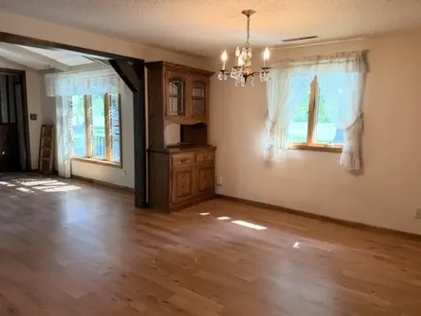 2022 River Road Windom MN 56101