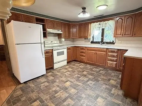 2022 River Road Windom MN 56101