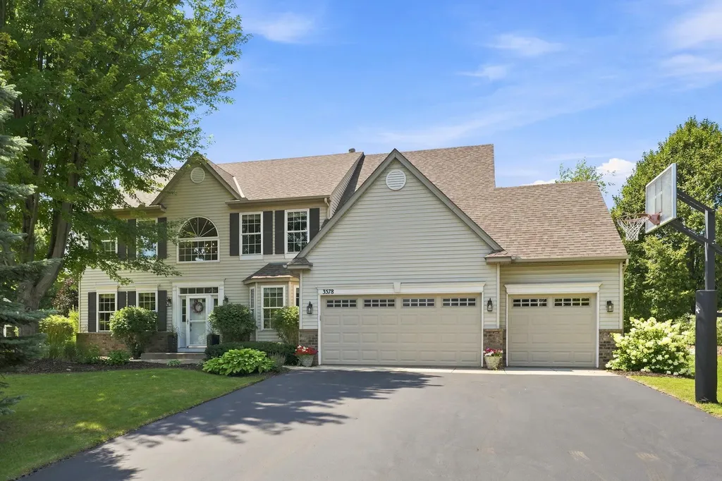 3578 Commonwealth Road Woodbury MN 55125