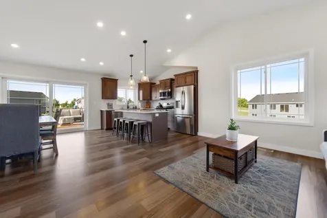 1220 Ivy Way Faribault MN 55021