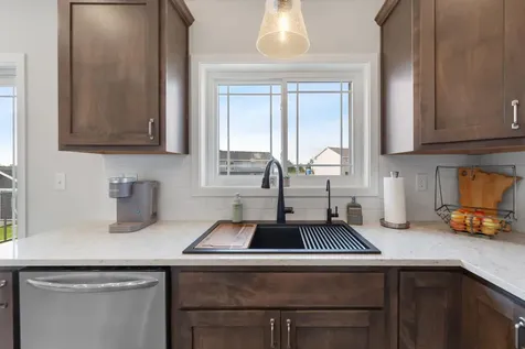 1220 Ivy Way Faribault MN 55021