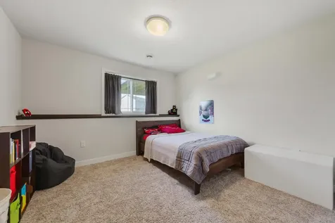 1220 Ivy Way Faribault MN 55021
