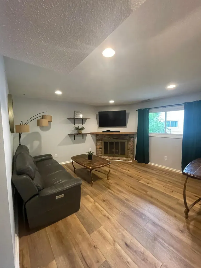 5505 E Bavarian Pass Fridley MN 55432