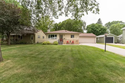 1219 N Lake Street Fergus Falls MN 56537