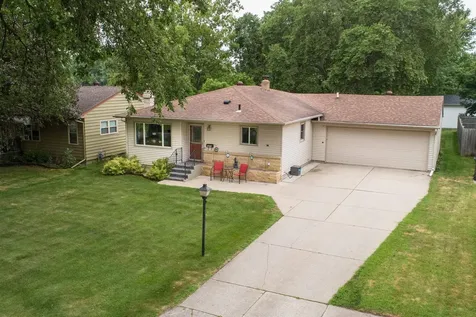 1219 N Lake Street Fergus Falls MN 56537