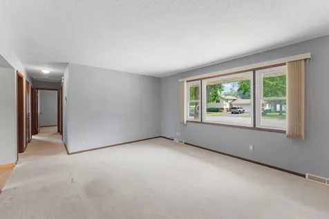 8053 Cloman Avenue Inver Grove Heights MN 55076