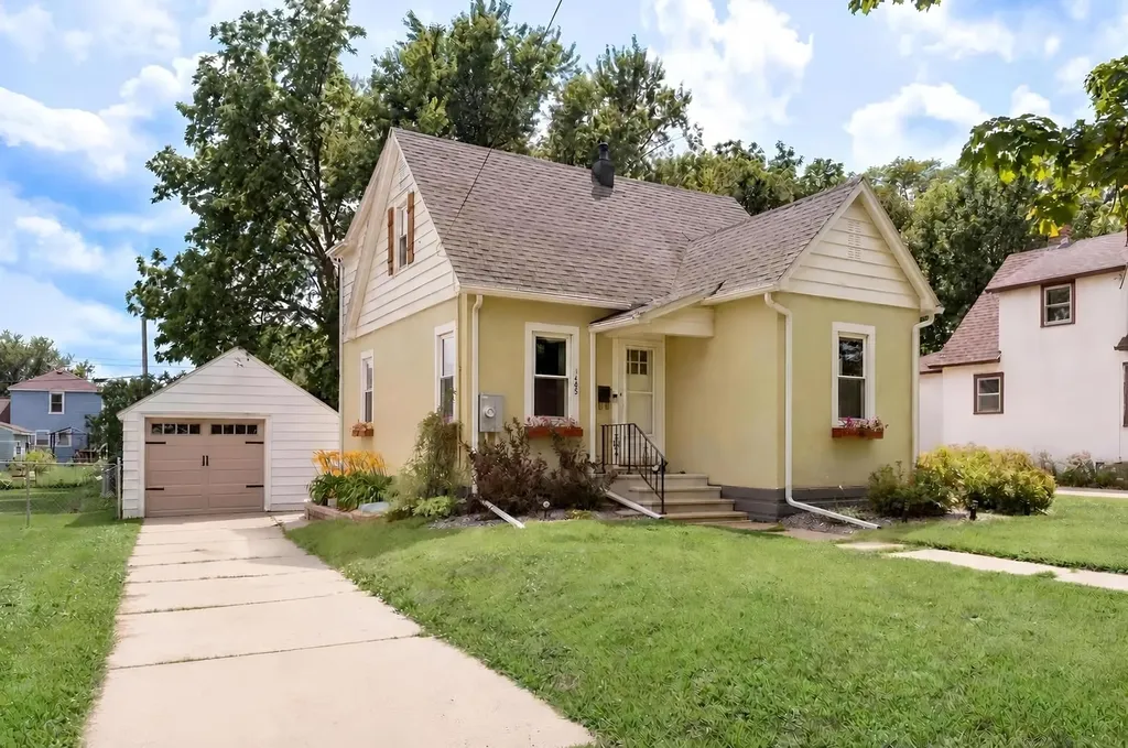 1405 9th Avenue NW Austin MN 55912