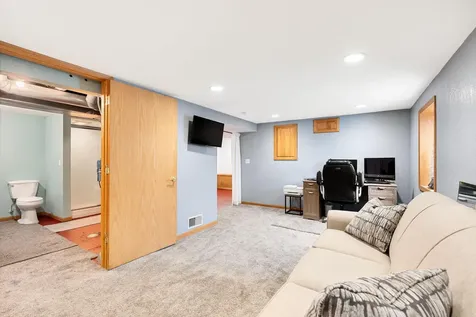 1405 9th Avenue NW Austin MN 55912