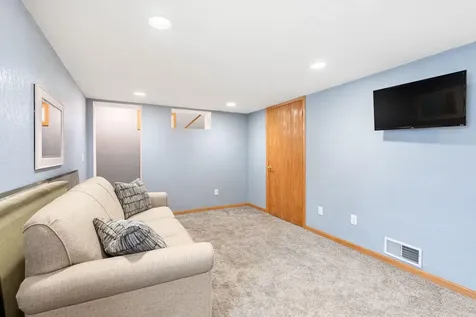 1405 9th Avenue NW Austin MN 55912