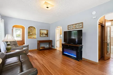 1405 9th Avenue NW Austin MN 55912