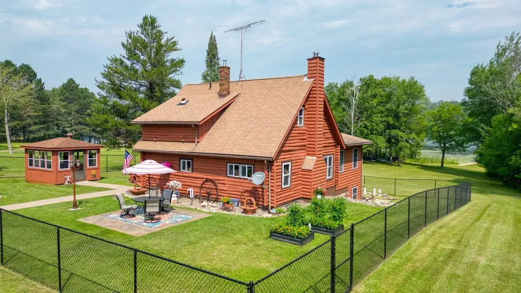 16250 Maple Knoll Drive Pengilly MN 55775
