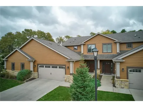 558 Panorama Circle NW Rochester MN 55901