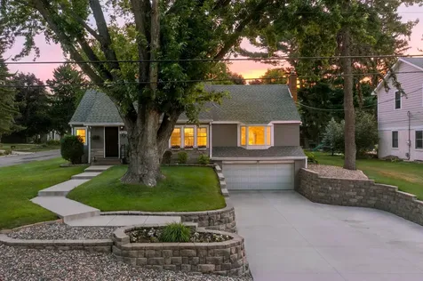 2750 Oxford Street N Roseville MN 55113