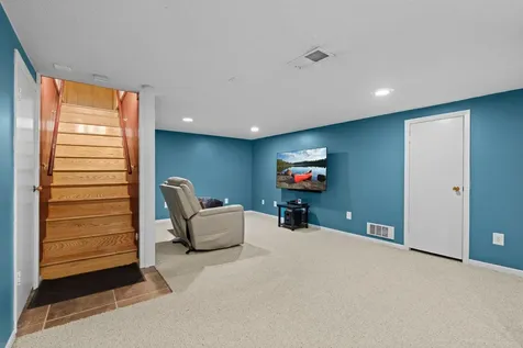 2750 Oxford Street N Roseville MN 55113