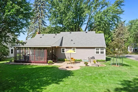 2750 Oxford Street N Roseville MN 55113