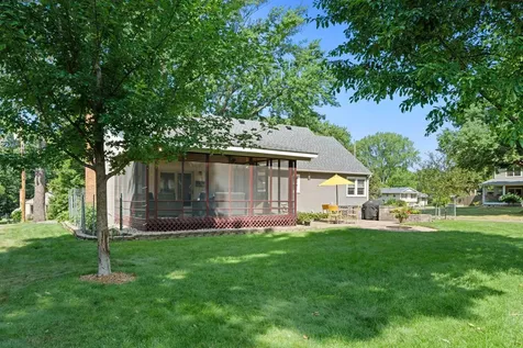 2750 Oxford Street N Roseville MN 55113