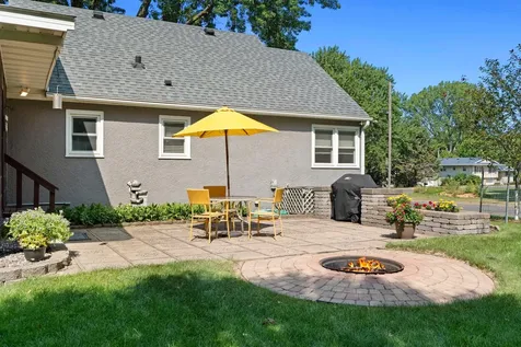 2750 Oxford Street N Roseville MN 55113
