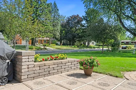 2750 Oxford Street N Roseville MN 55113
