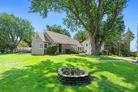 2750 Oxford Street N Roseville MN 55113
