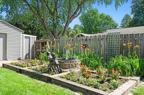 2750 Oxford Street N Roseville MN 55113