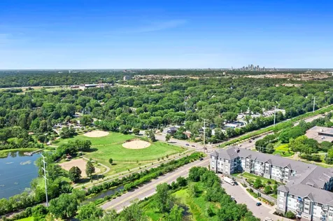 2750 Oxford Street N Roseville MN 55113