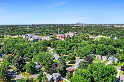 2750 Oxford Street N Roseville MN 55113
