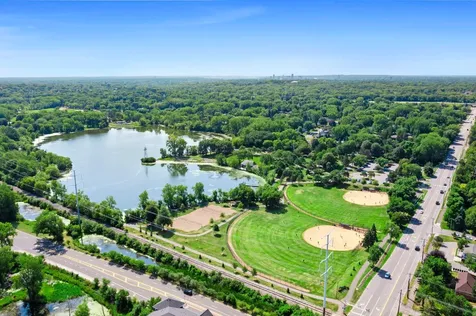 2750 Oxford Street N Roseville MN 55113