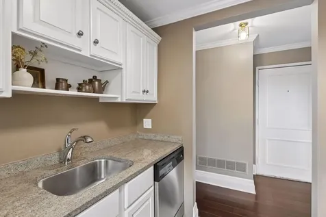 596 Summit Avenue Saint Paul MN 55102