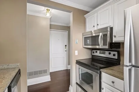 596 Summit Avenue Saint Paul MN 55102